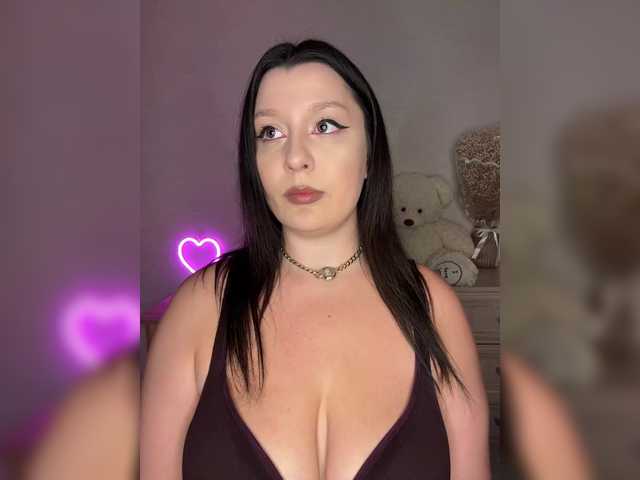 M-O-L-N-I-Y-A live cam on BongaCams