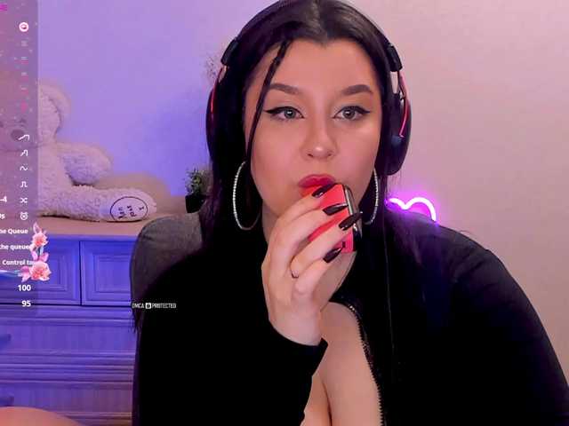 M-O-L-N-I-Y-A's BongaCams show and profile