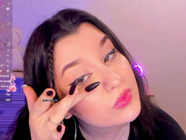 M-O-L-N-I-Y-A live cam