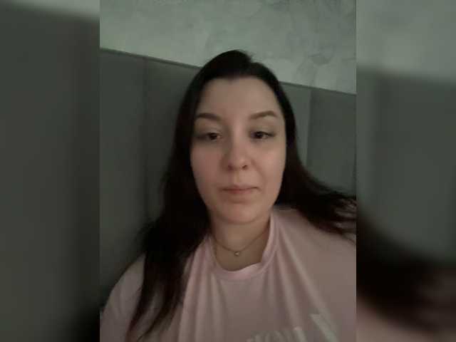 видео M-O-L-N-I-Y-A