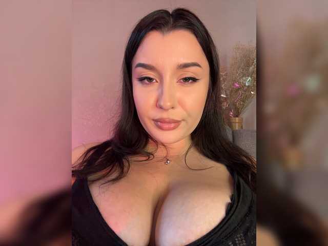M-O-L-N-I-Y-A live cam on BongaCams