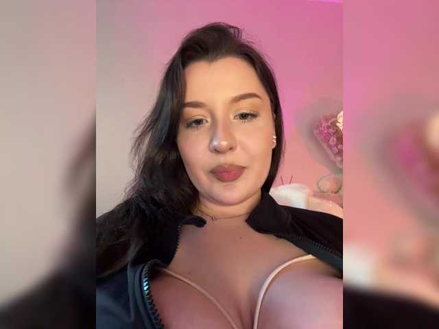M-O-L-N-I-Y-A live cam on BongaCams