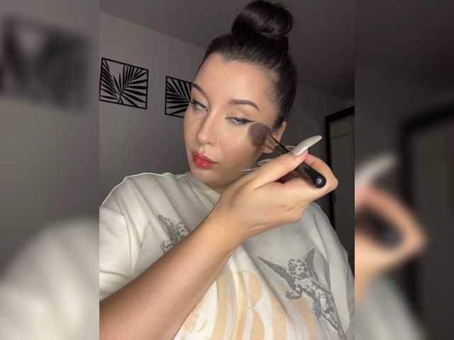 M-O-L-N-I-Y-A live cam on BongaCams