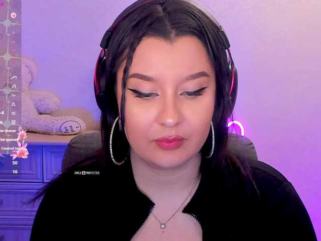 M-O-L-N-I-Y-A's BongaCams show and profile