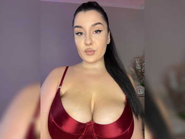 M-O-L-N-I-Y-A live cam on BongaCams