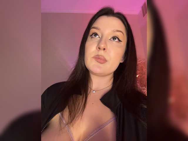 M-O-L-N-I-Y-A live cam on BongaCams