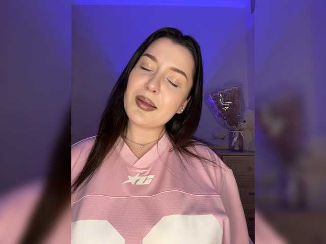 m-o-l-n-i-y-a cam belle