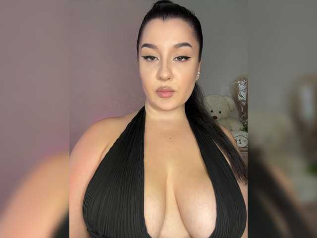 M-O-L-N-I-Y-A live cam on BongaCams