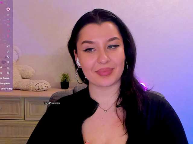 M-O-L-N-I-Y-A's BongaCams show and profile