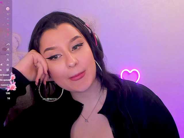 M-O-L-N-I-Y-A's BongaCams show and profile