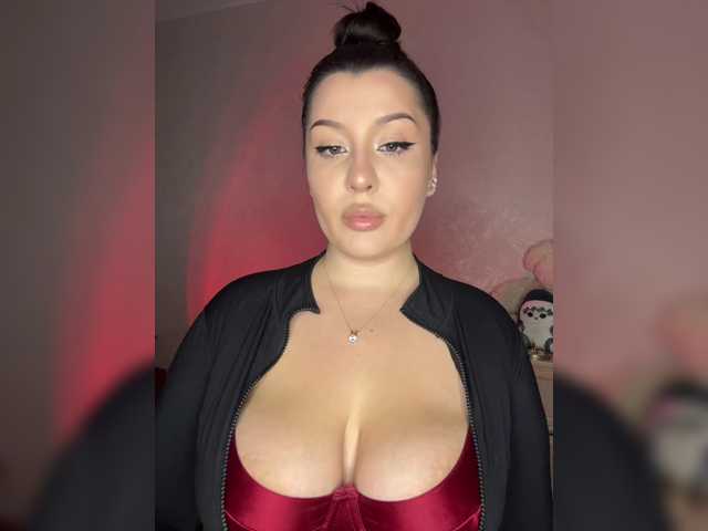 M-O-L-N-I-Y-A live cam on BongaCams