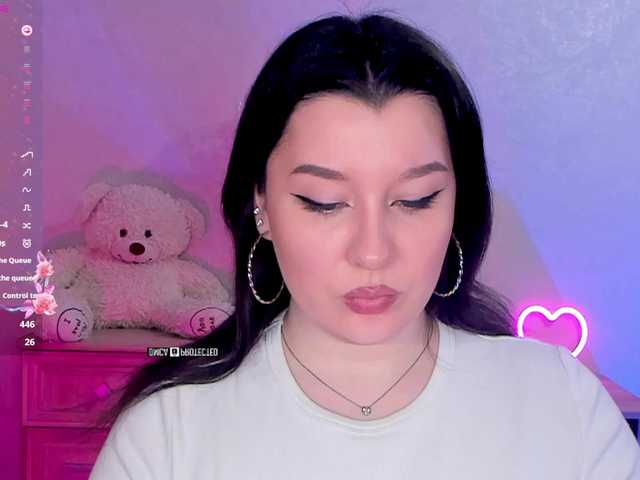 M-O-L-N-I-Y-A's BongaCams show and profile