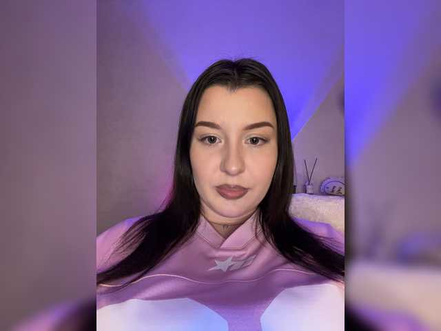 M-O-L-N-I-Y-A live cam on BongaCams