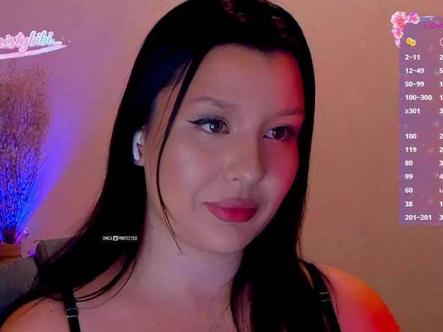 M-O-L-N-I-Y-A live webcam show