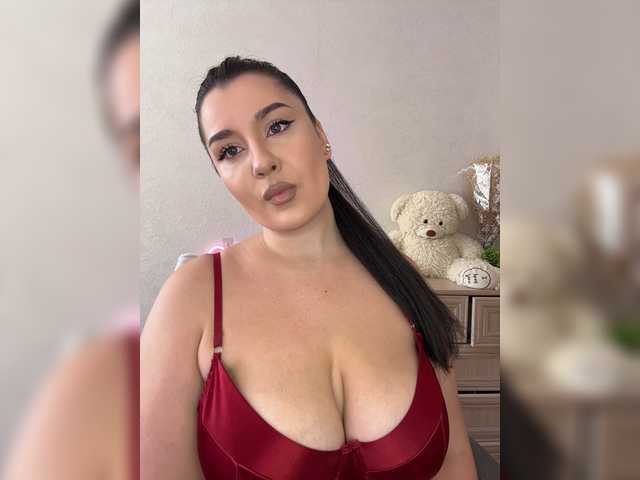 M-O-L-N-I-Y-A live cam on BongaCams