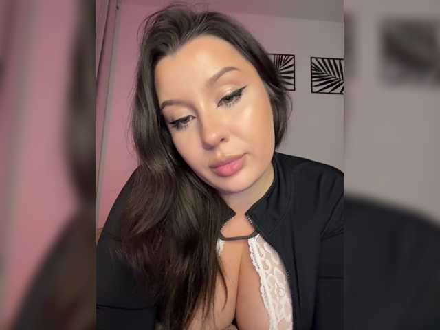 M-O-L-N-I-Y-A live cam on BongaCams