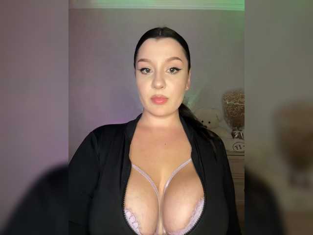 M-O-L-N-I-Y-A live cam on BongaCams