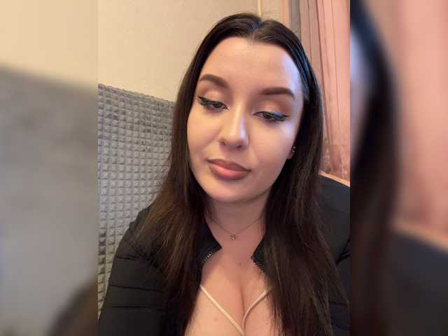 M-O-L-N-I-Y-A live cam on BongaCams
