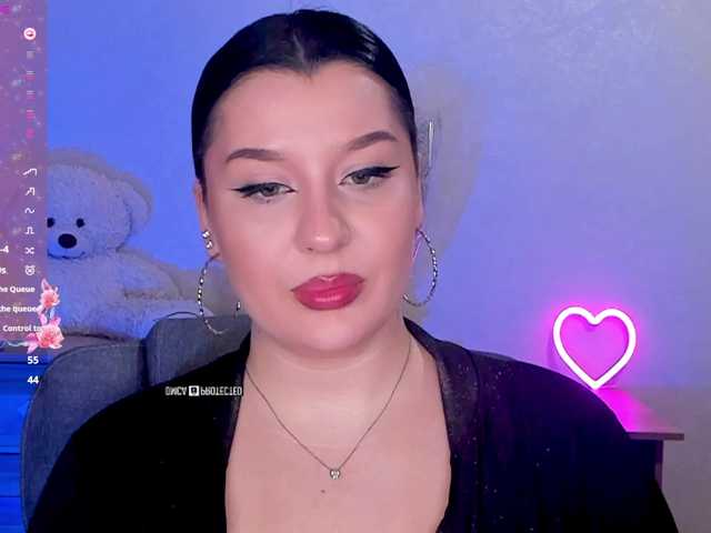 M-O-L-N-I-Y-A's BongaCams show and profile