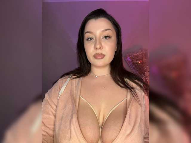 M-O-L-N-I-Y-A live cam on BongaCams