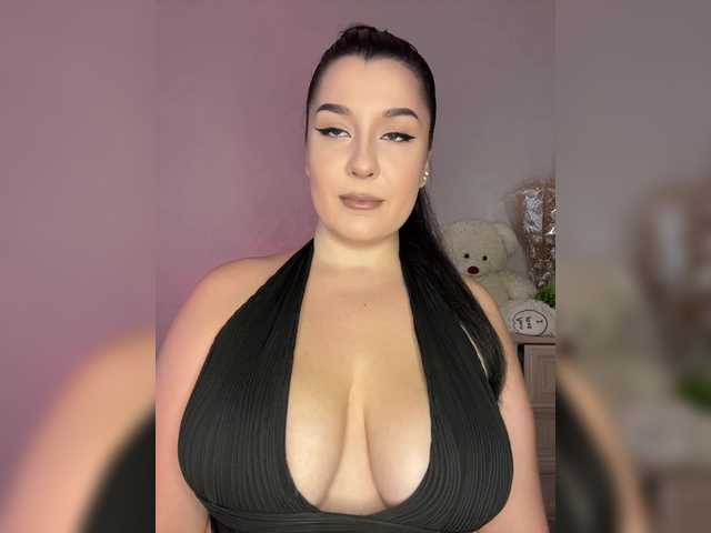 M-O-L-N-I-Y-A live cam on BongaCams