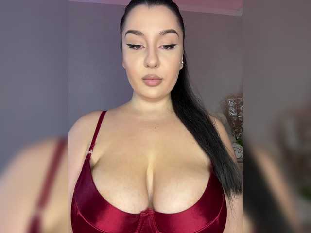 M-O-L-N-I-Y-A live cam on BongaCams