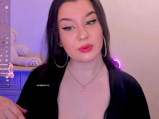 M-O-L-N-I-Y-A's BongaCams show and profile