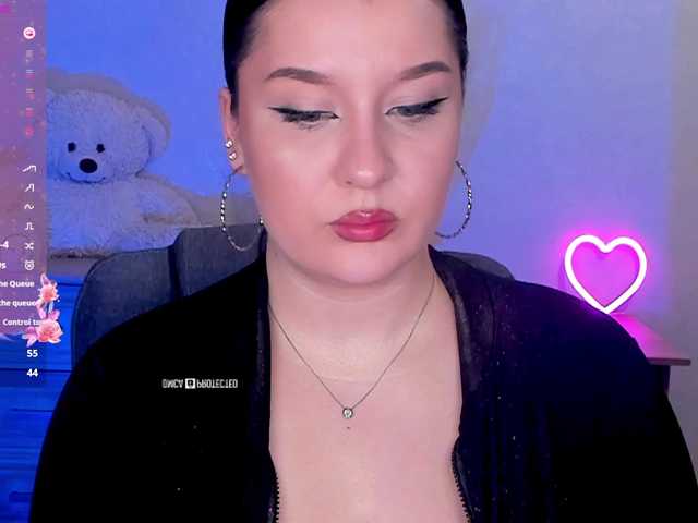 M-O-L-N-I-Y-A's BongaCams show and profile