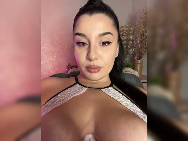 M-O-L-N-I-Y-A live cam on BongaCams