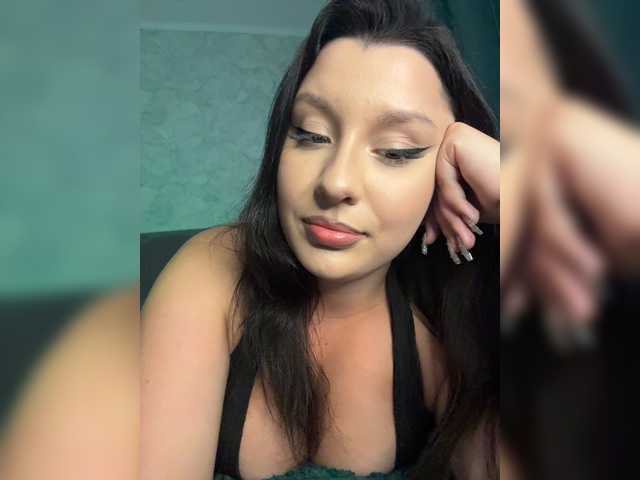 M-O-L-N-I-Y-A live cam on BongaCams