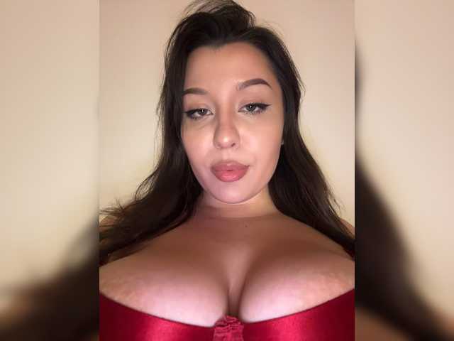 M-O-L-N-I-Y-A live cam on BongaCams