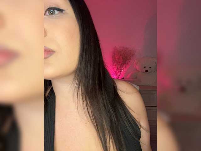 M-O-L-N-I-Y-A live cam on BongaCams