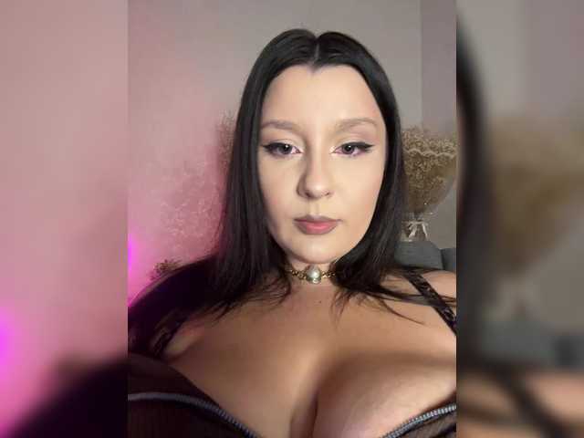 M-O-L-N-I-Y-A live cam on BongaCams