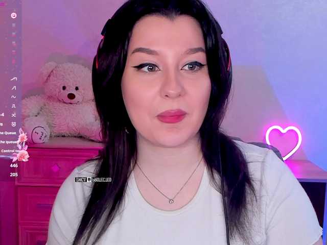 M-O-L-N-I-Y-A's BongaCams show and profile