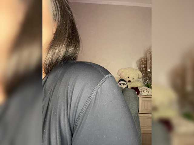 M-O-L-N-I-Y-A live cam on BongaCams