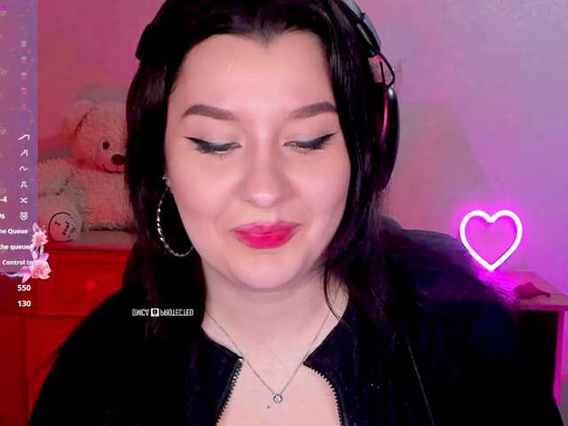 M-O-L-N-I-Y-A's BongaCams show and profile