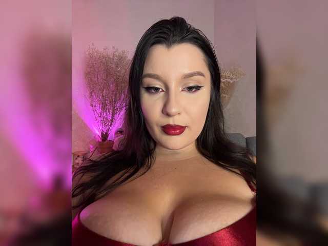 M-O-L-N-I-Y-A live cam on BongaCams