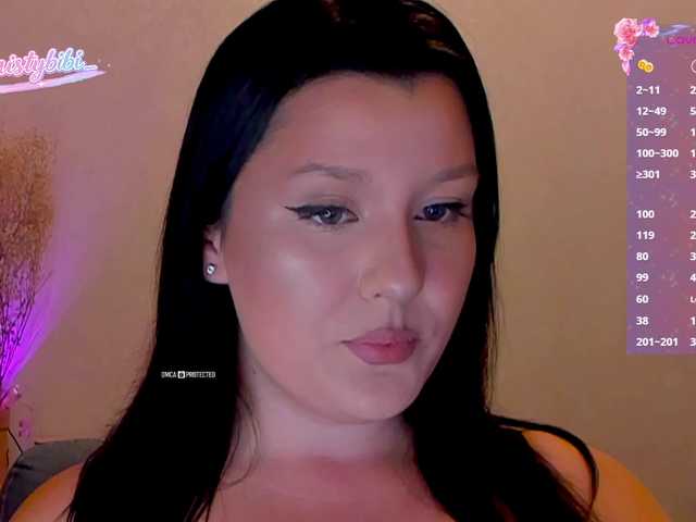 M-O-L-N-I-Y-A live webcam show