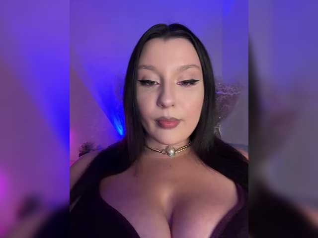 M-O-L-N-I-Y-A live cam on BongaCams