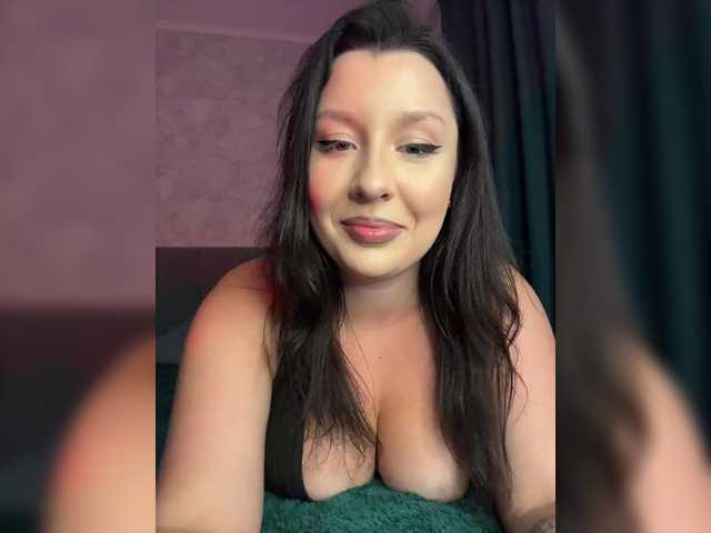 M-O-L-N-I-Y-A live cam on BongaCams