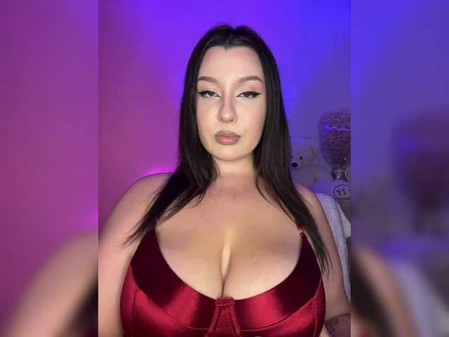 M-O-L-N-I-Y-A live cam on BongaCams