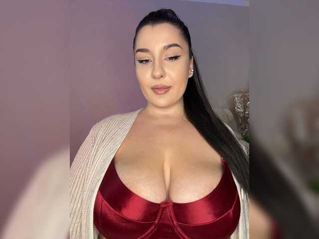 M-O-L-N-I-Y-A live cam on BongaCams