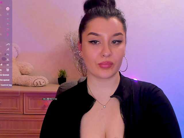 M-O-L-N-I-Y-A's BongaCams show and profile