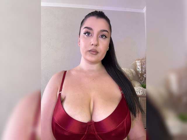 M-O-L-N-I-Y-A live cam on BongaCams