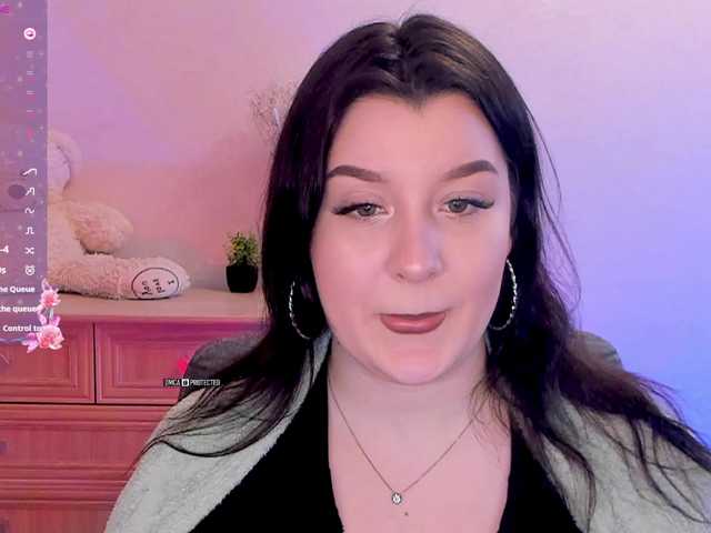 M-O-L-N-I-Y-A live cam