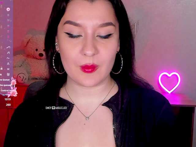 M-O-L-N-I-Y-A's BongaCams show and profile