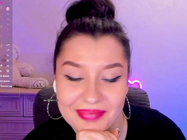 M-O-L-N-I-Y-A's BongaCams show and profile