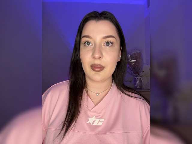 M-O-L-N-I-Y-A live cam on BongaCams
