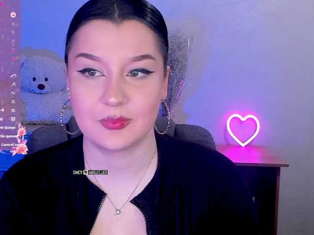 M-O-L-N-I-Y-A's BongaCams show and profile