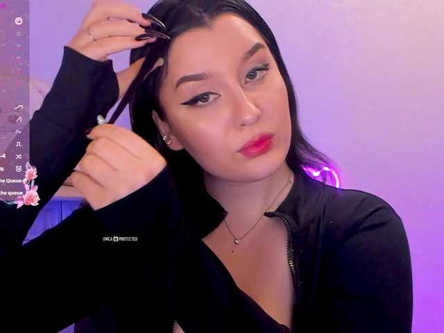 M-O-L-N-I-Y-A's BongaCams show and profile